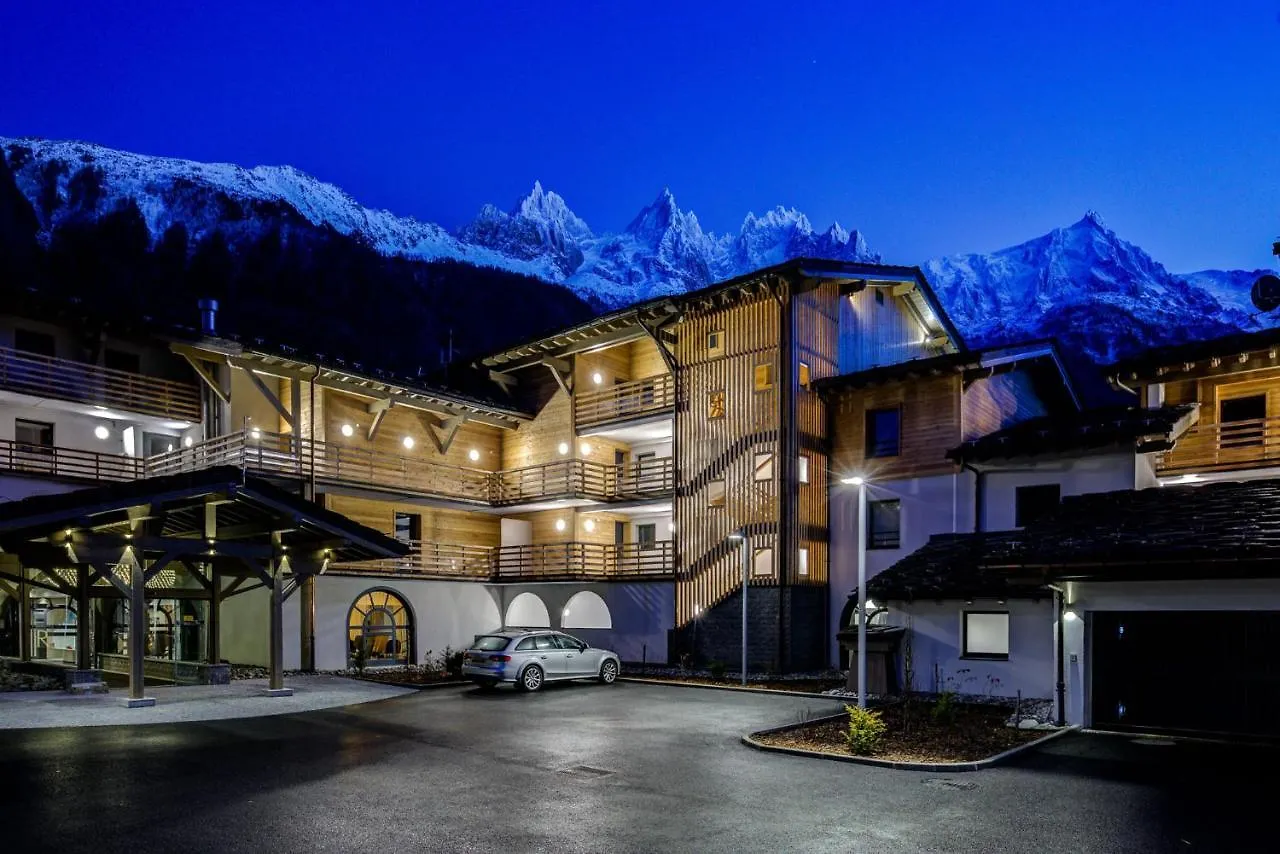 Apartment Cheserys, Alpes Travel, Les Praz Sleeps 2-4 Chamonix Francja
