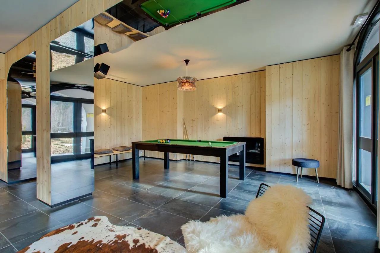 Apartment Cheserys, Alpes Travel, Les Praz Sleeps 2-4 Chamonix 0*,  Francja
